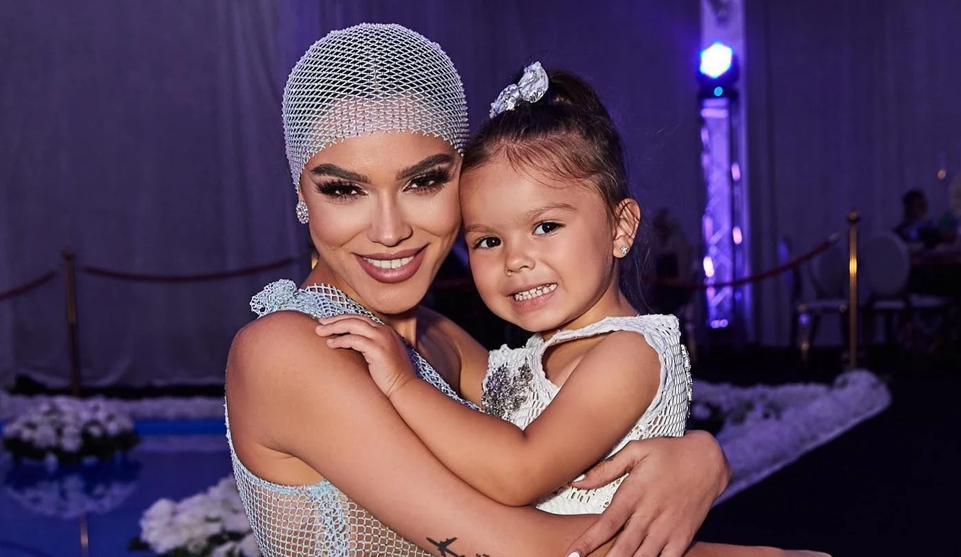 Karmen Simionescu fiica