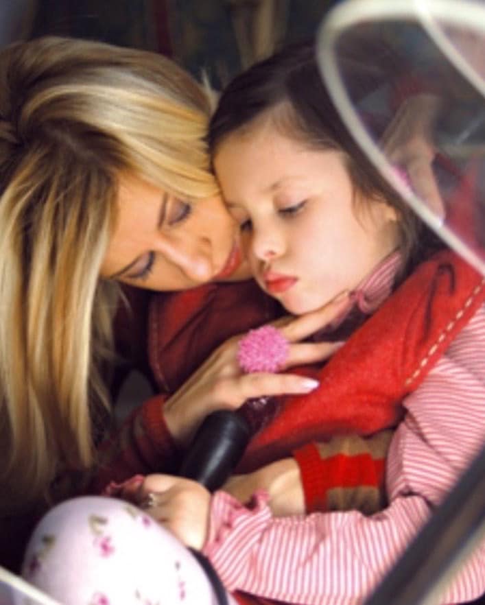 Loredana Groza si fiica ei 1