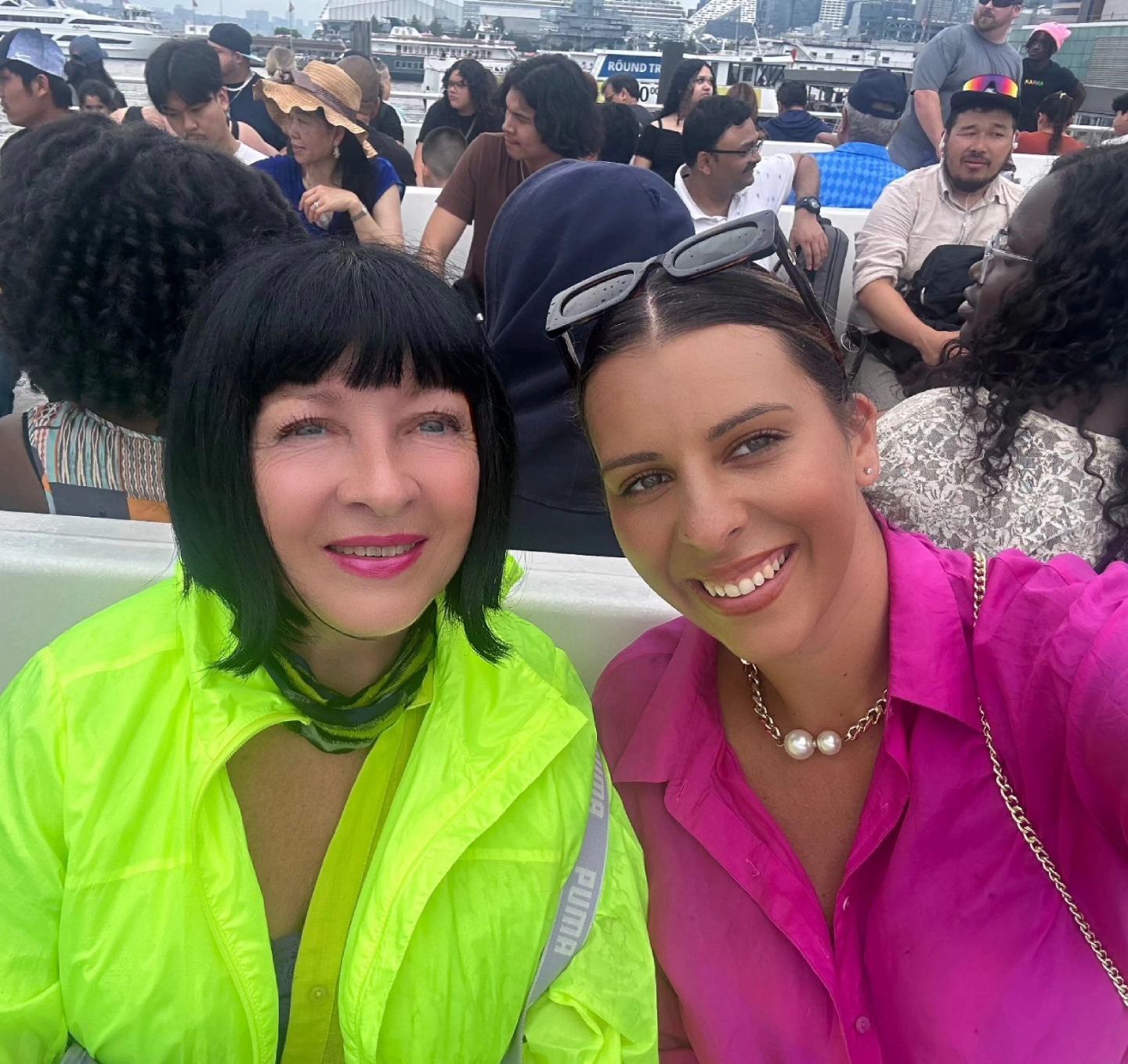 Neti Sandu si nepoata ei 1