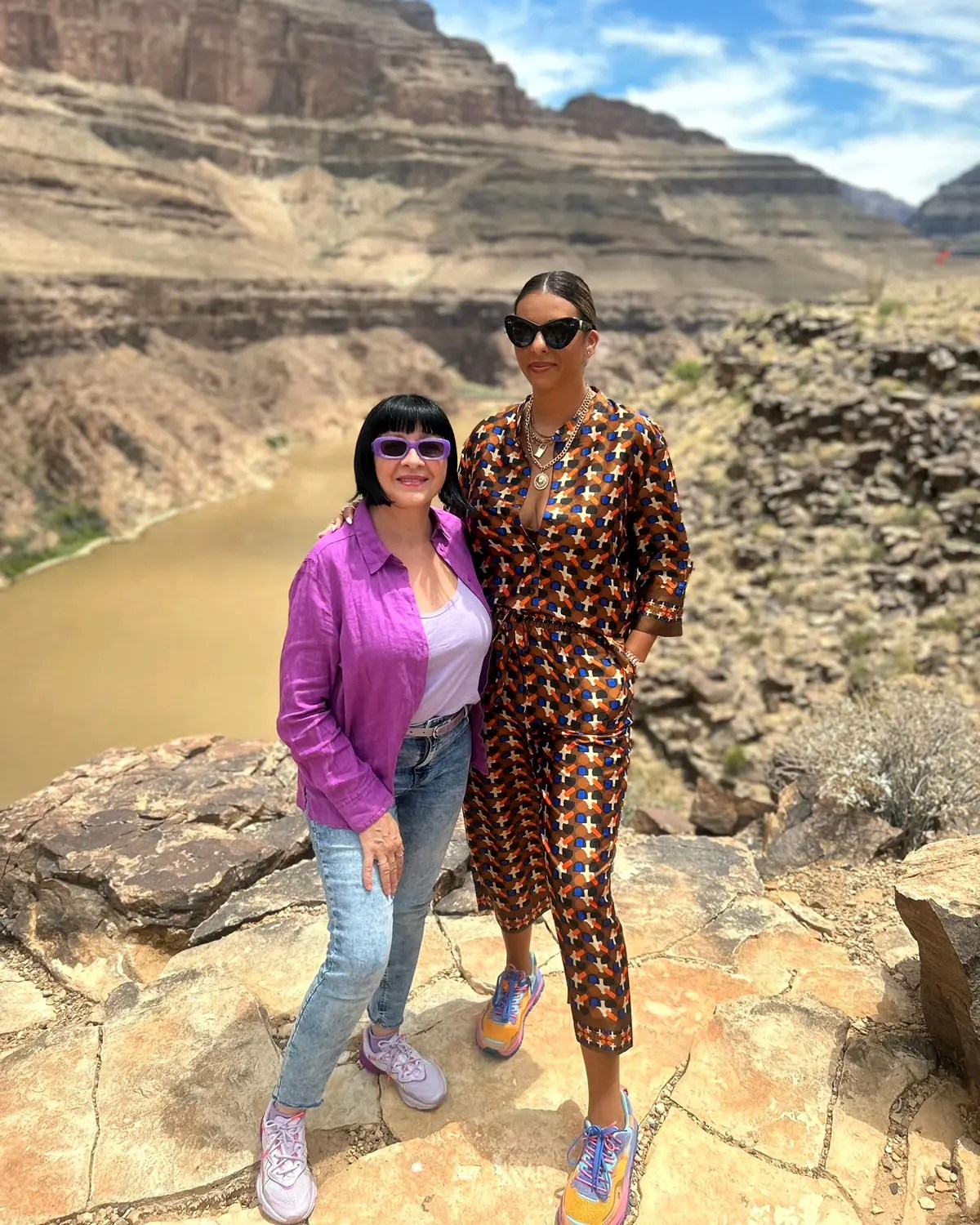 Neti Sandu si nepoata ei 2