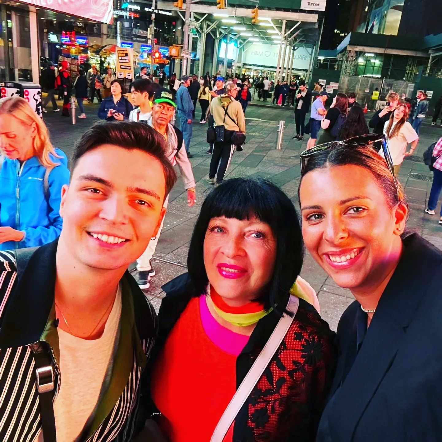 Neti Sandu si nepoata ei in America