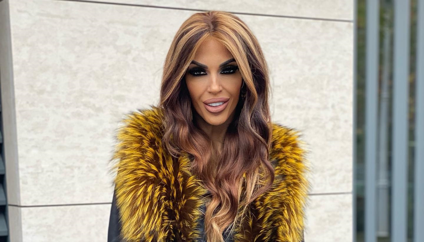 Raluca Bădulescu, despre sacrificiile pe care le face pentru garderoba ei “La mâncare pot să economisesc orice. Dacă îmi dai covrigi toată luna, îi mănânc liniștită” VIDEO EXCLUSIV