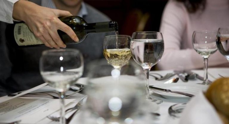 Cum se face de fapt șprițul adevărat. Greșeala pe care trebuie neapărat să o eviți, ăsta e secretul gustului perfect