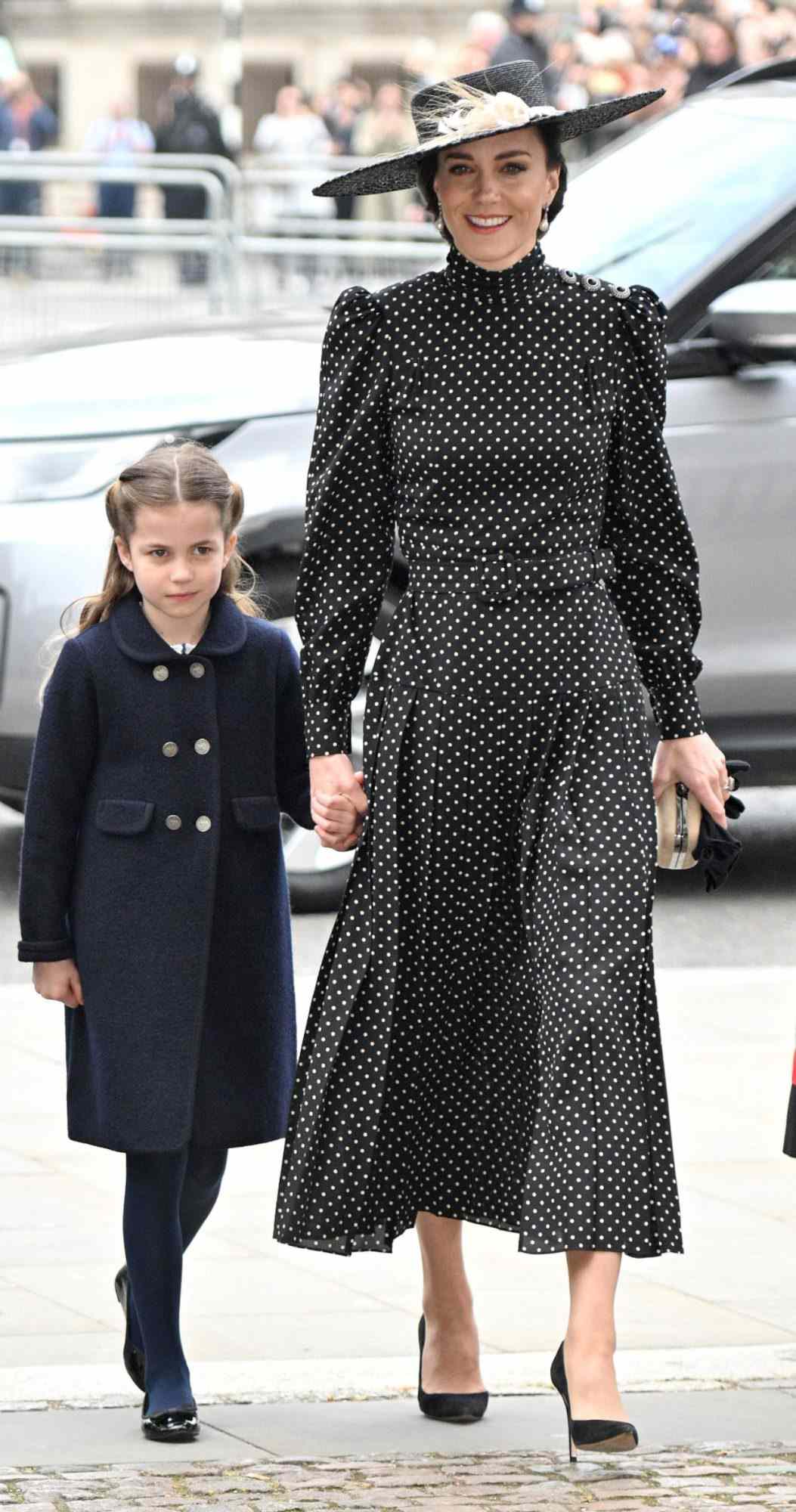 Tinuta impecabila Kate Middleton