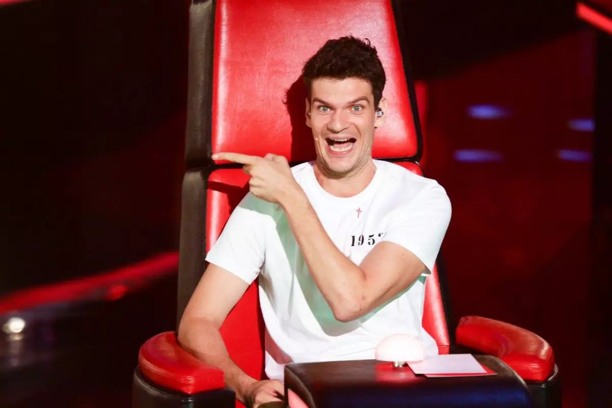 Tudor Chirila a facut publica imaginea. Cum le-a surprins pe Theo Rose si Irina Rimes, in prima zi de filmari la Vocea Romaniei