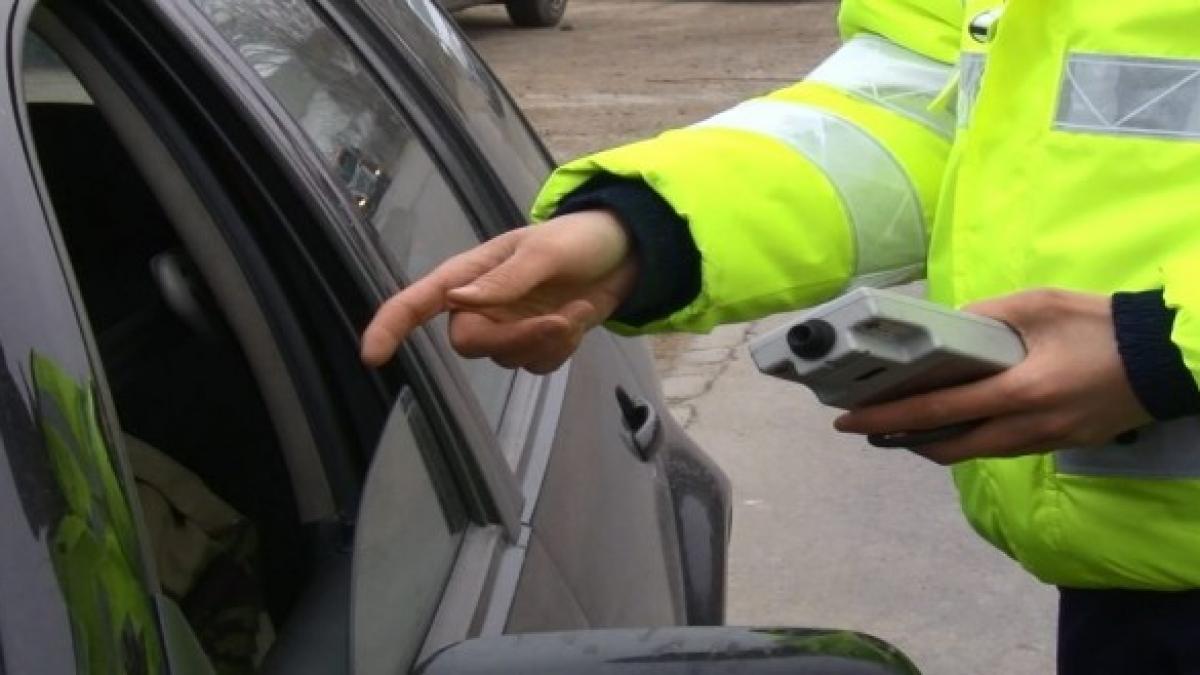 Nu mai ține acest obiect banal în mașină. Greșeala uriașă pe care o fac șoferii români