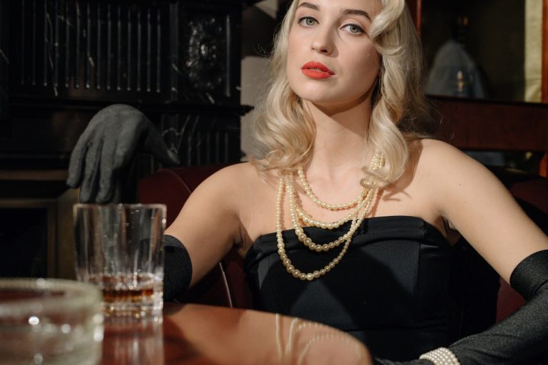 Îl vreau doar pentru mine. Îmi spune că nu o mai iubește, dar de dragul copiilor nu poate să divorțeze