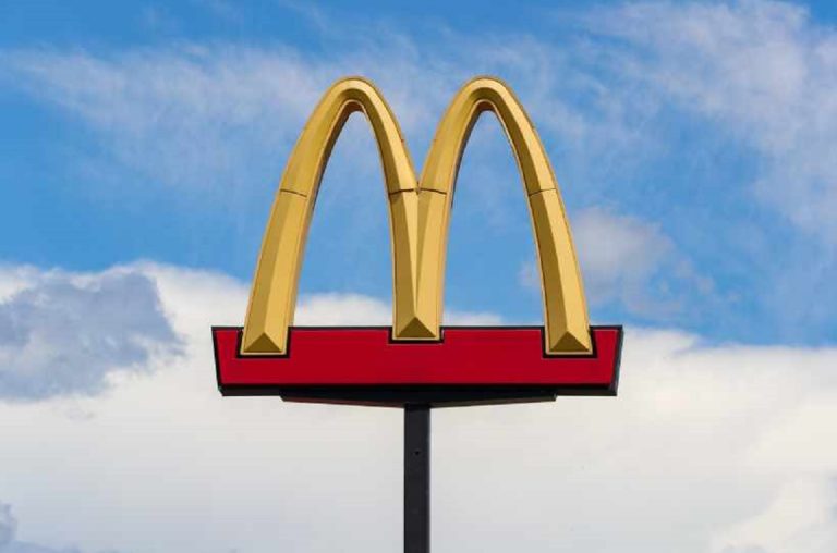 Cum arată meniul de nuntă lansat de McDonald`s. Cât costă și ce conține, de fapt