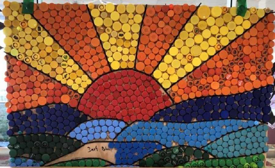 Modul nebănuit în care poți folosi capacele sticlelor de plastic în gospodărie. Nu le vei mai arunca, după ce vei afla asta. Au un rol util