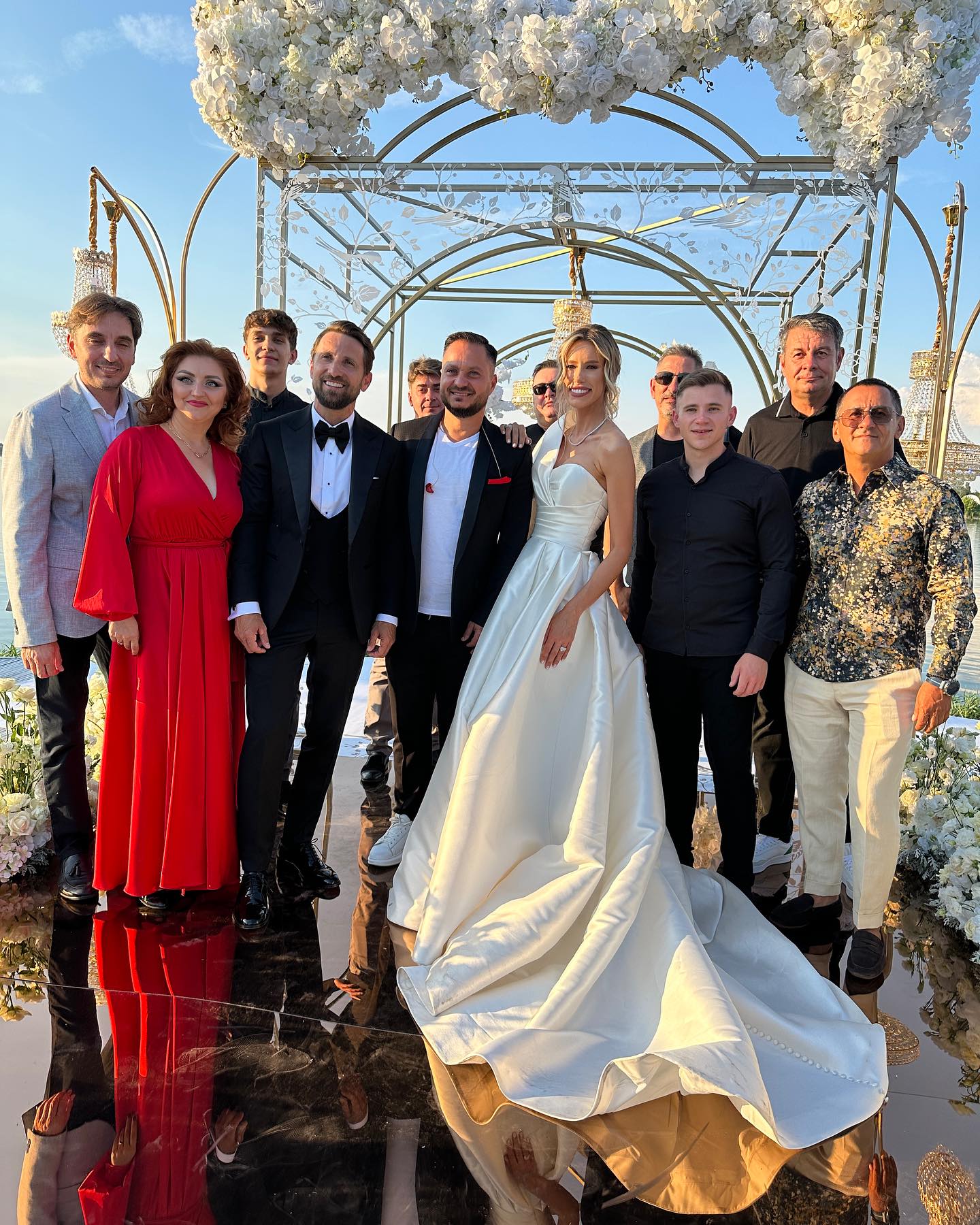 Dani Oțil și Gabriela Prisăcariu s-au cununat religios duminică, 30 iulie