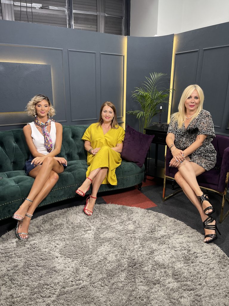 Dana Săvuică, Ramona Olaru și psihoterapeutul Bianca Pescaru