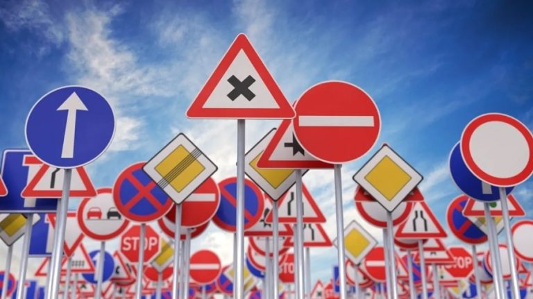 Semnul de circulație care le dă mari bătăi de cap șoferilor. Nu mulți știu ce înseamnă, de fapt