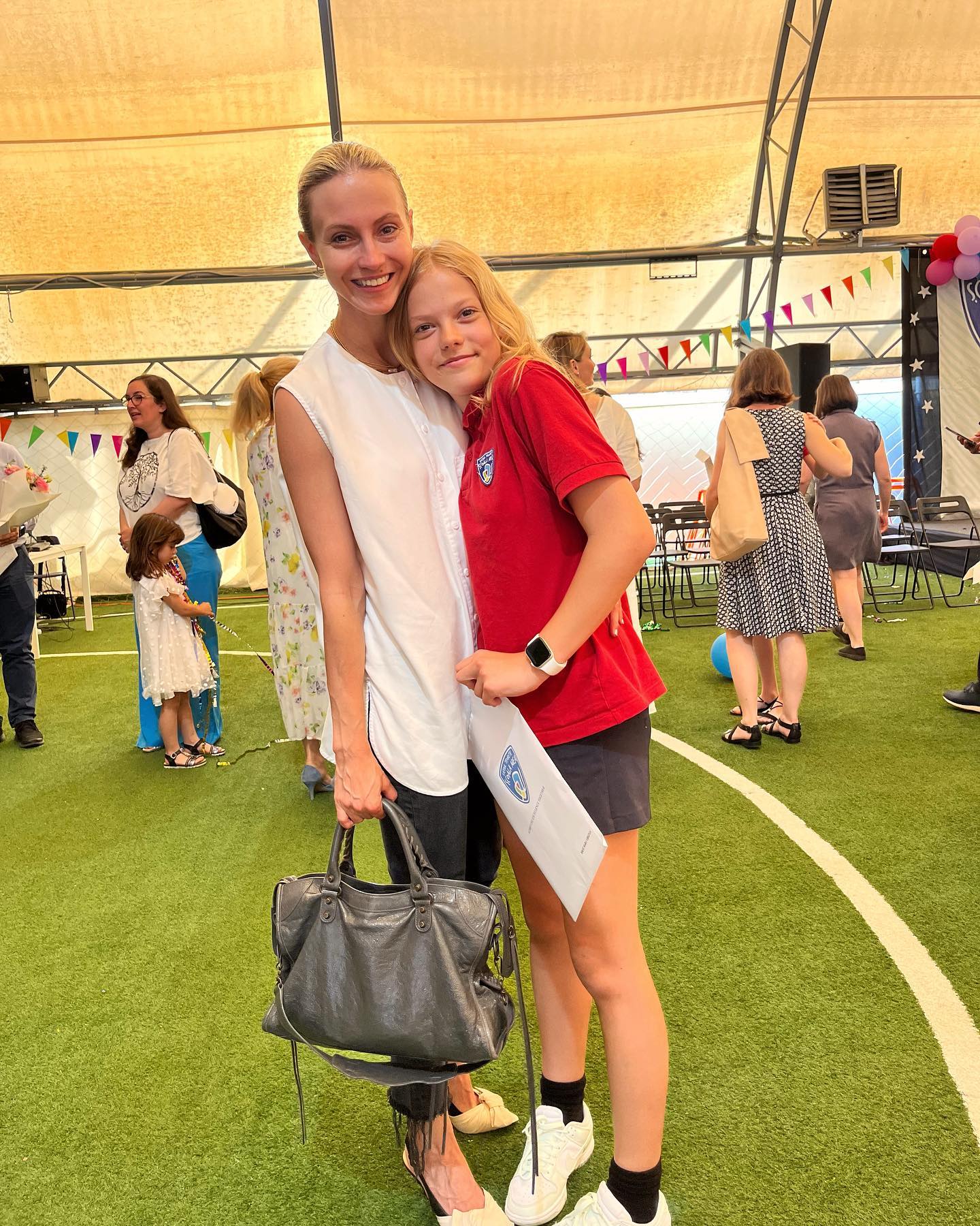 De ce și-a înscris Andreea Perju fiicele în învățământul privat