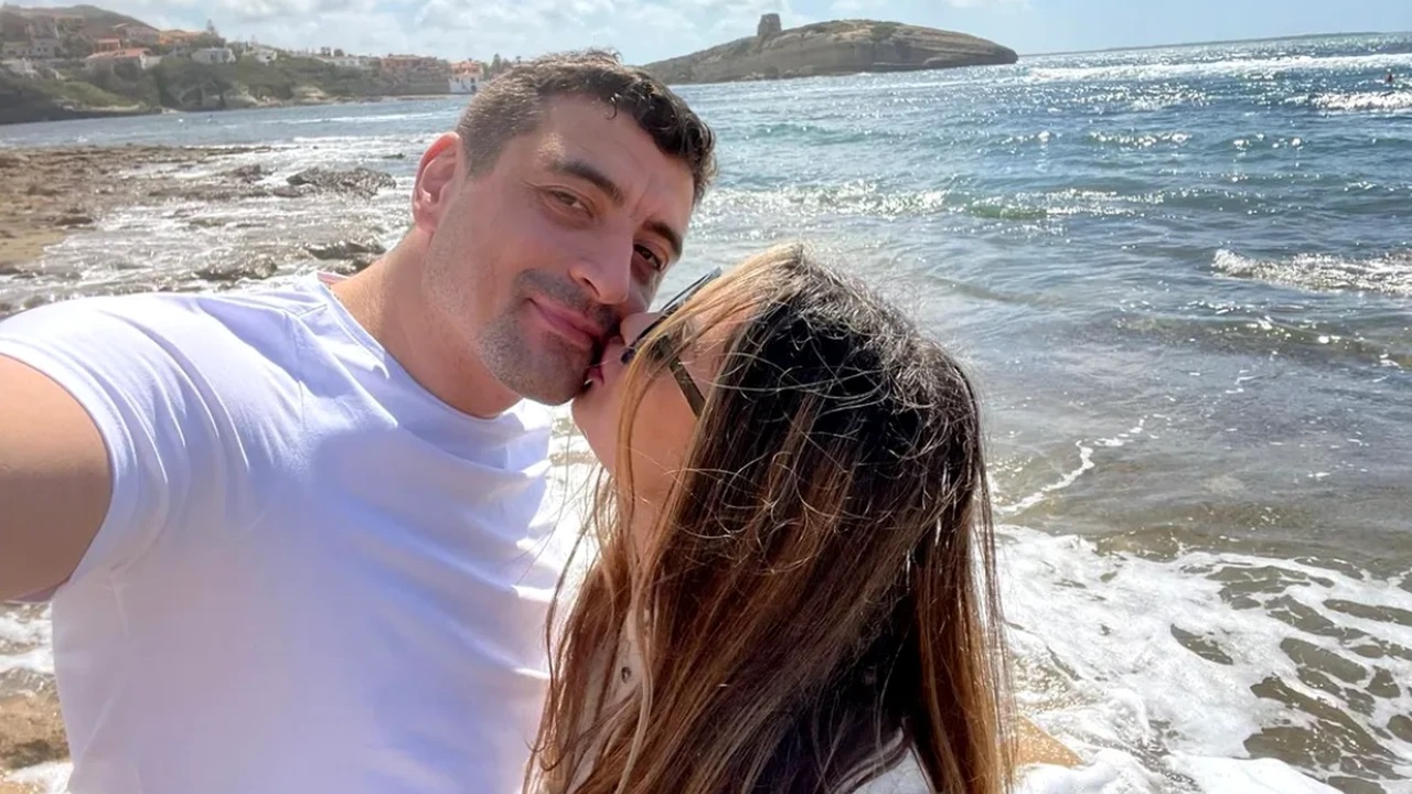 Ce diferenta de varsta este intre George Simion si Ilinca Munteanu, sotia lui. Aceasta este mult mai mica decat el