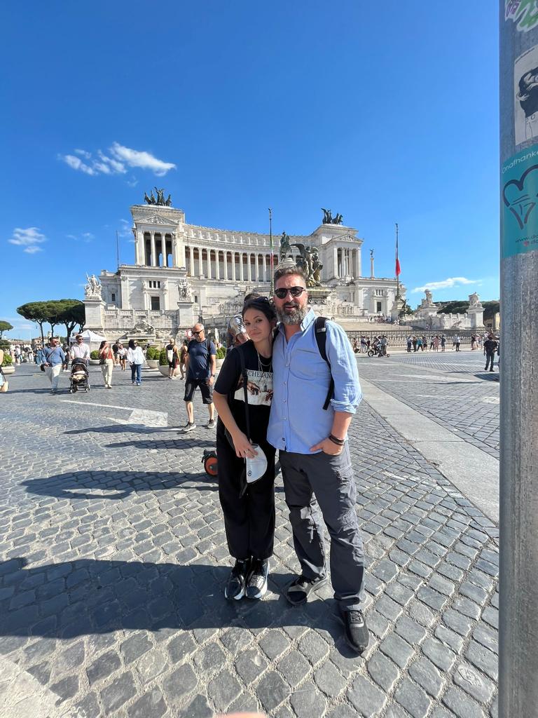 Cosmin Savu și-a luat fiica adolescentă și au plecat împreună într-o aventură prin Europa