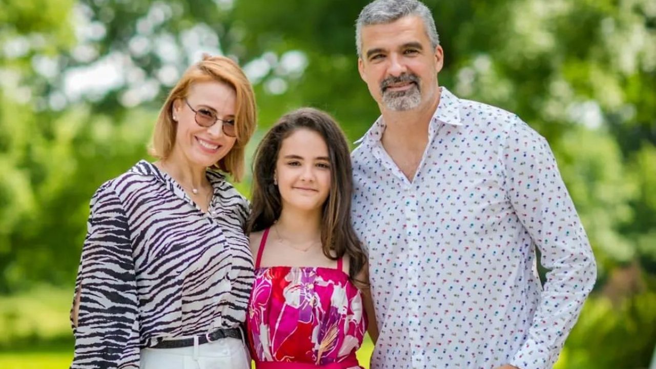 Cum o cheama in buletin pe Dora, fiica celebrilor Aurelian Temisan si Monica Davidescu. Actrita a refuzat sa ia numele sotului VIDEO EXCLUSIV