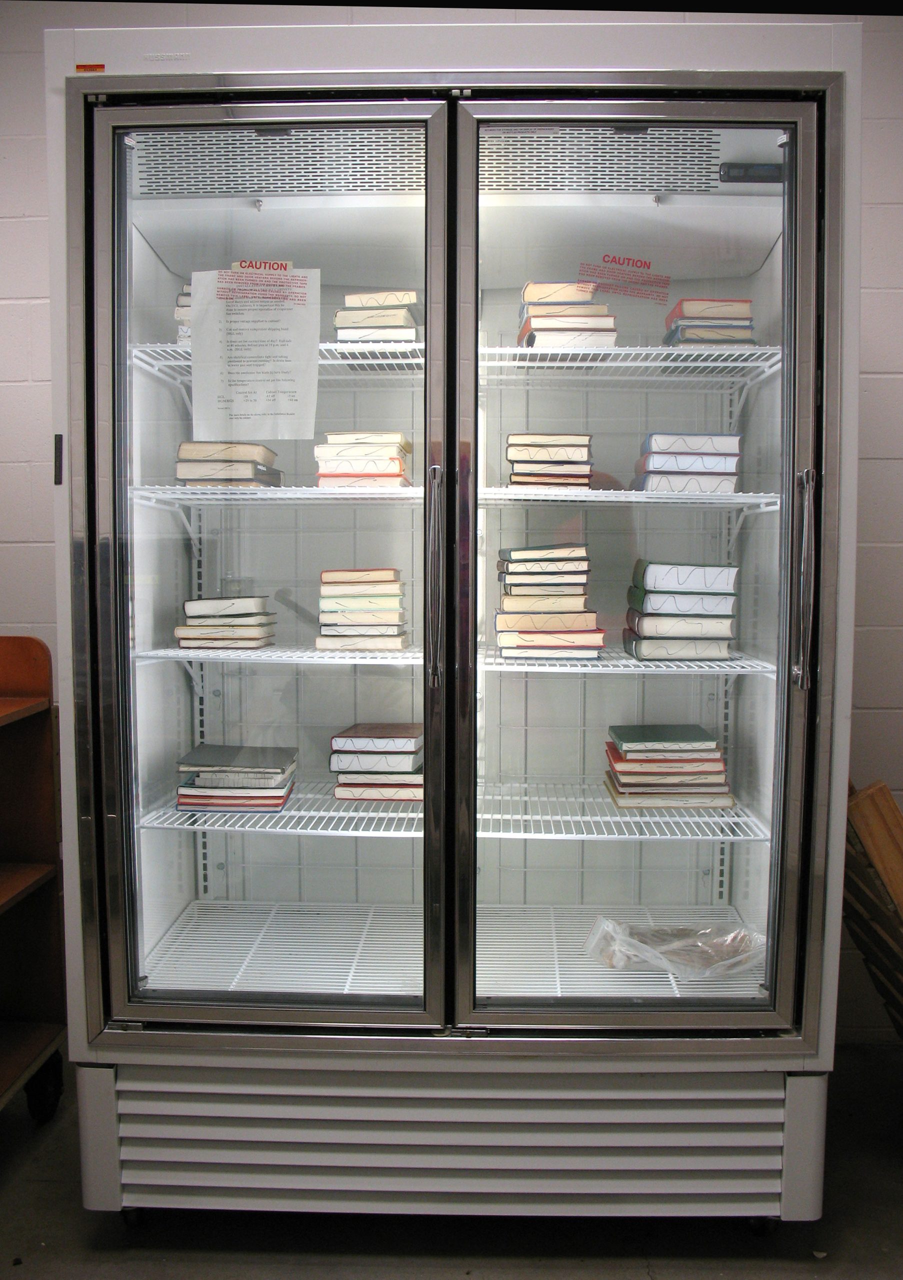 De ce să ții cărțile în congelator înainte să le citești. Motivul este surprinzător, doar câteva persoane știu