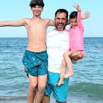 Dinu Maxer si cei doi copii ai sai