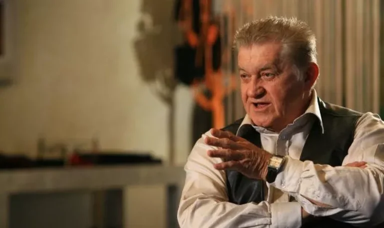 Metoda inedită prin care Dorel Vișan conservă roșiile din grădină. Așa se bucură de un gust proaspăt toată iarna