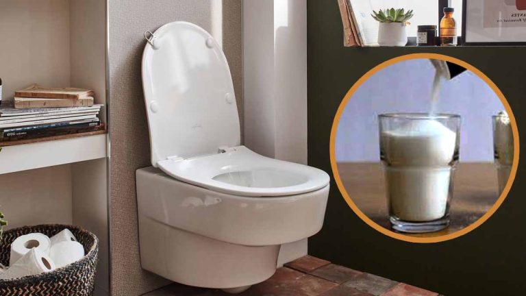 De ce să lași un pahar cu sare în baie. Trucul care te scapă de o mare problemă