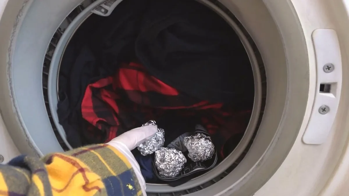 Folie de aluminiu în mașina de spălat vase