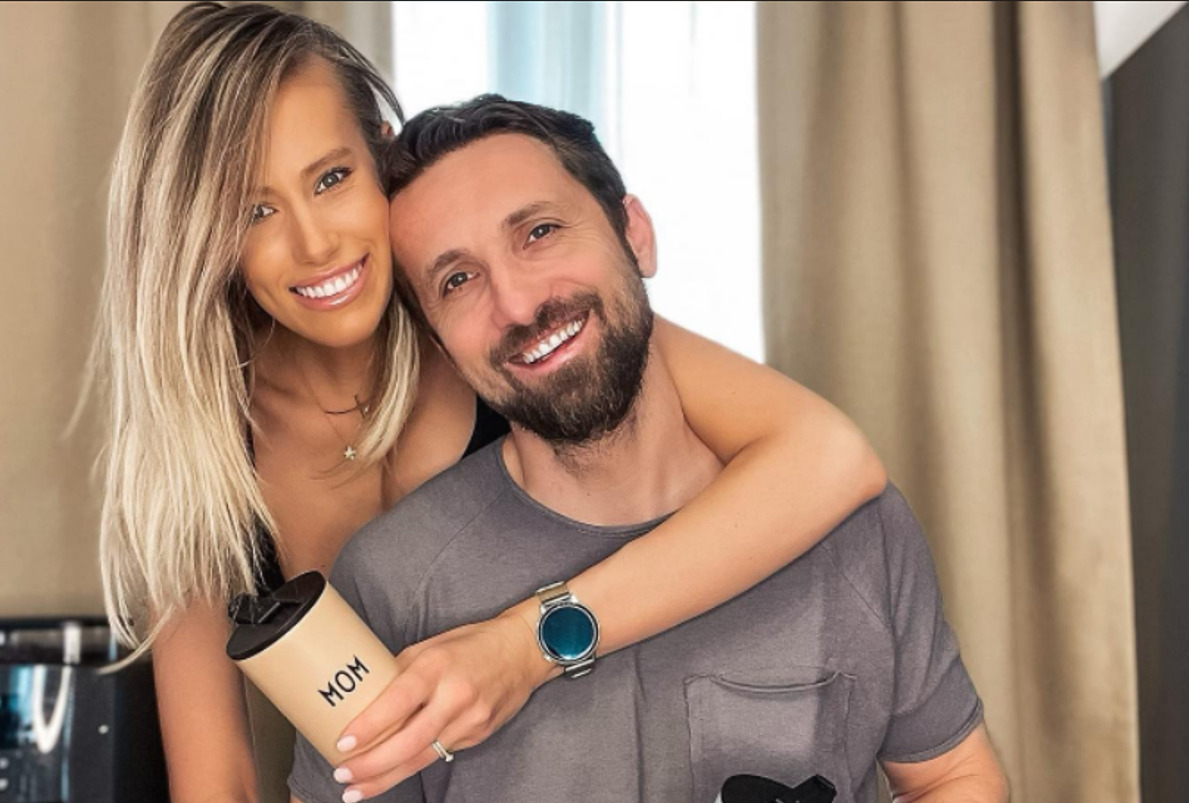 Imagine incendiară cu soția lui Dani Oțil