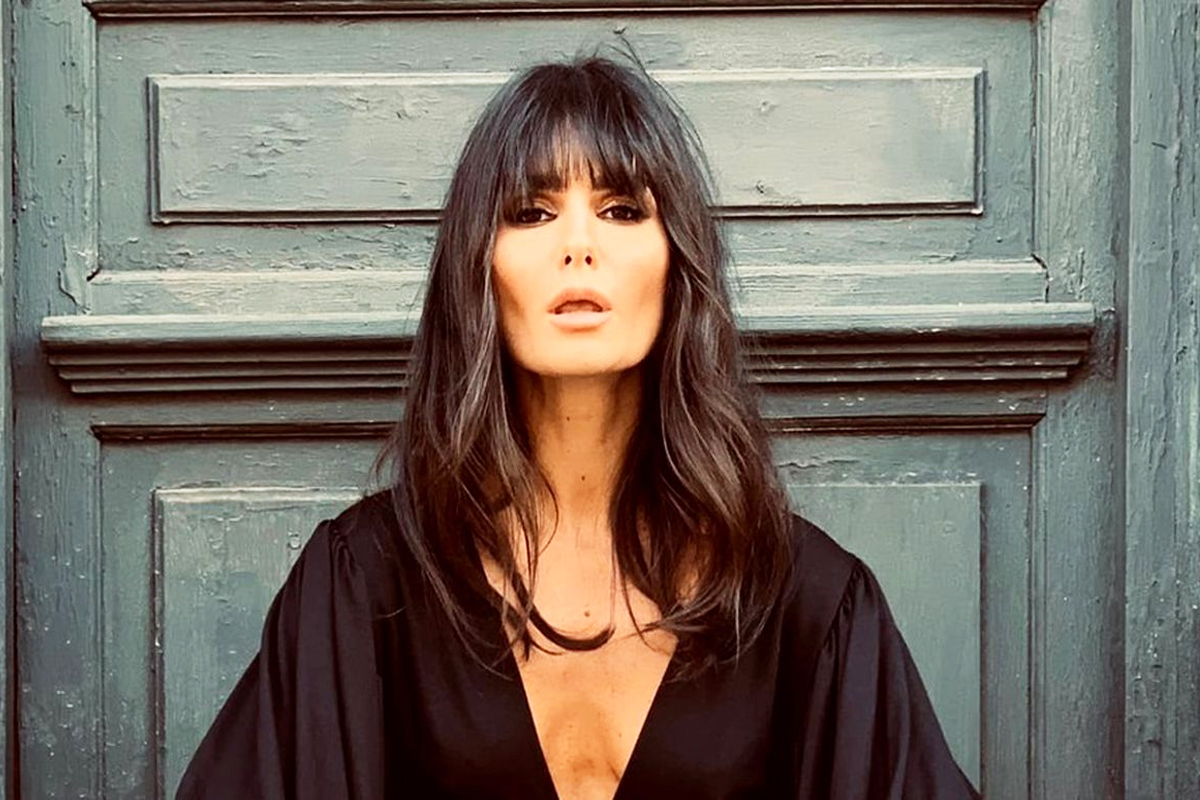 Incredibil cat de schimbata era Dana Budeanu inainte de operatiile estetice. Dovada ca s-a transformat total