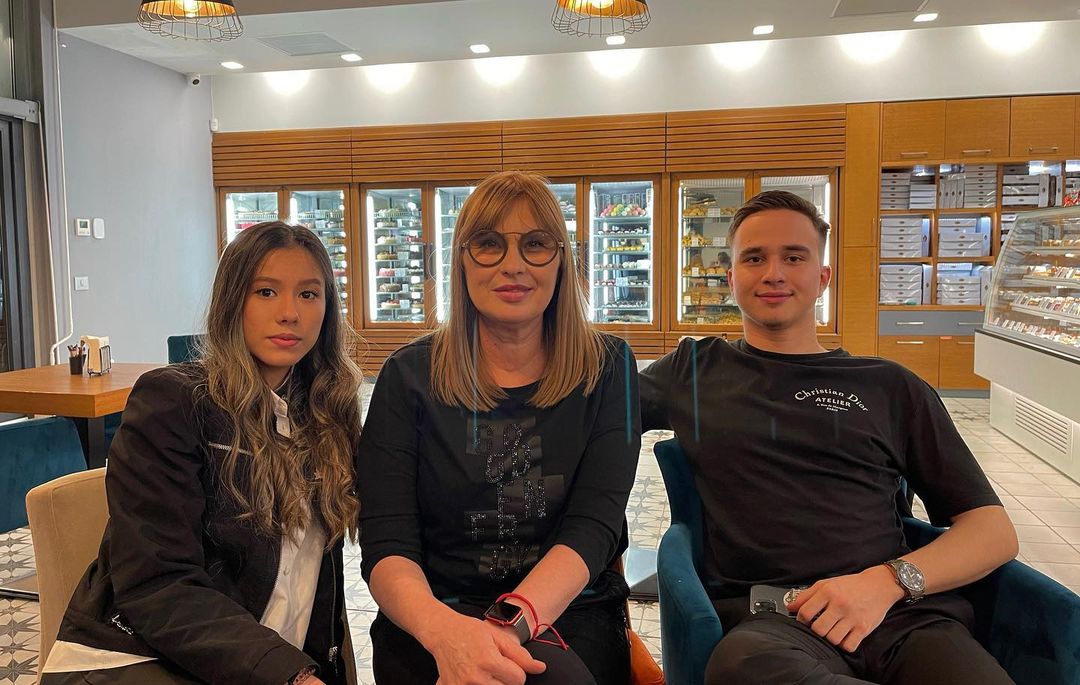 Mariana Pfeiffer, fiul si iubita acestuia