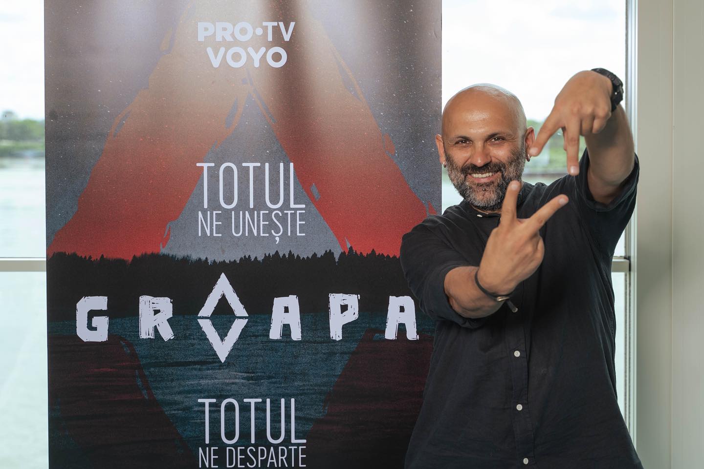 Motivul pentru care regizorul Millo Simulov nu îi lasă pe actorii din ”Groapa” să-și facă singuri toate cascadoriile