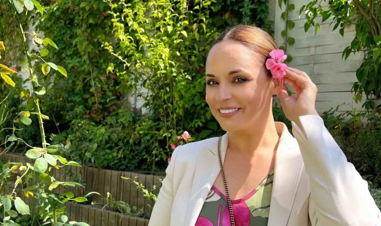 Secretul Andreei Marin pentru o grădină bogată de roșii și castraveți, fără chimicale. “Gustul legumelor din recolta bunicii de odinioară”