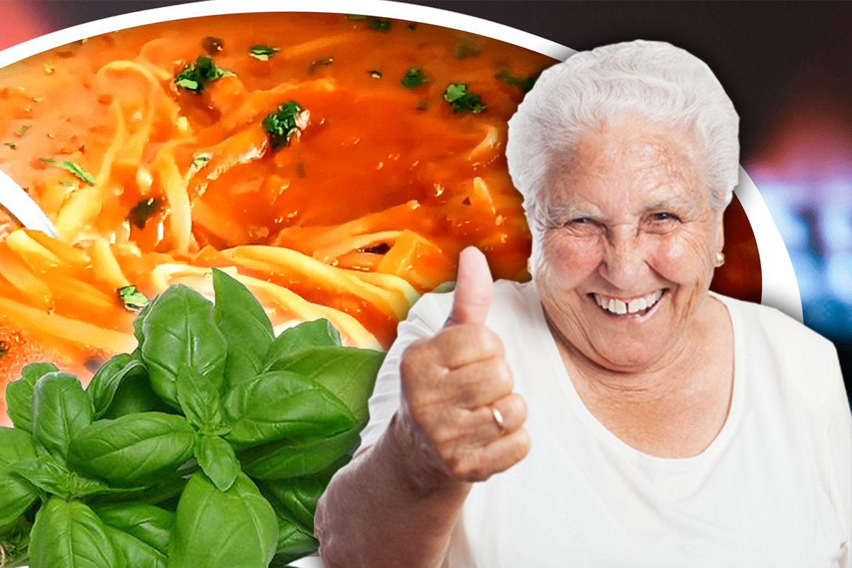 Secretul care garanteaza cea mai buna ciorba de rosii. Ce trebuie sa adaugi cat inca e fierbinte. Bunicile il folosesc de ani buni