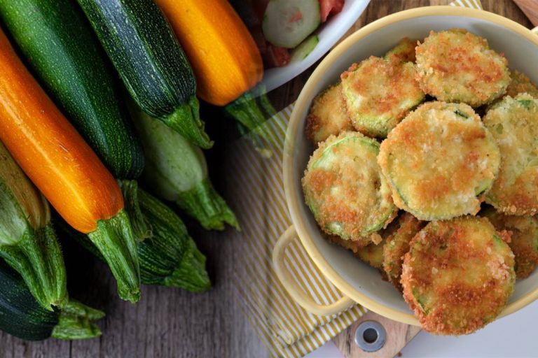 Secretul lui Radu Anton Roman pentru cei mai gustoși dovlecei pane. Ingredientul care transformă rețeta într-un real deliciu