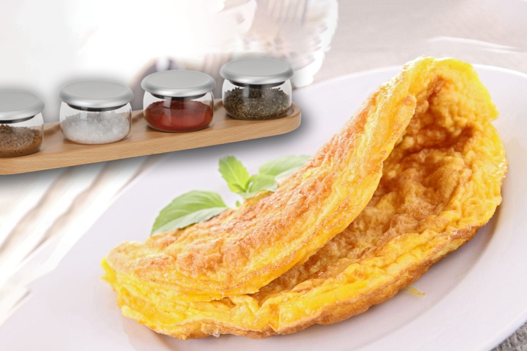 Secretul de aur al bucătarilor pentru cea mai pufoasă omletă. Presară ingredientul minune când bați ouăle, rezultat delicios