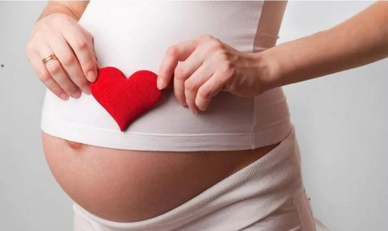 Vedeta de la Pro TV care urmează să devină tătic. A dat vestea cea mare chiar de pe plajă: „Eram absolut convins că va fi băiețel”