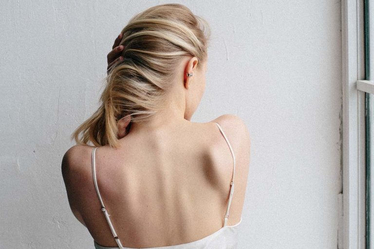 Cel mai puternic ingredient pe care să-l adaugi în șampon pentru a-ți face părul să crească mai repede. Trucul genial