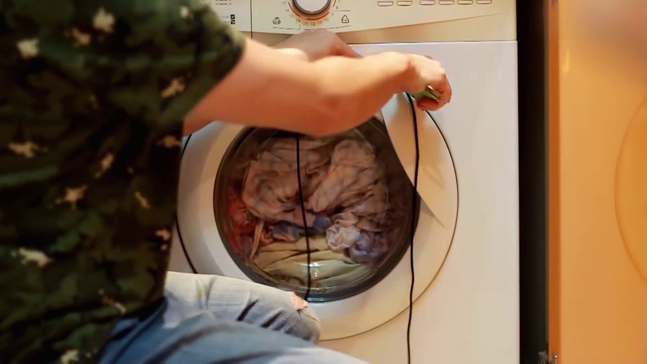 Ce trebuie să faci dacă ușa mașinii de spălat s-a blocat