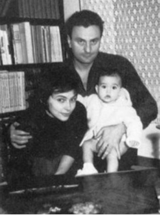 Domnica si Amza Pellea, alaturi de fiica lor, Oana Foto: Facebook/ Oana Pellea