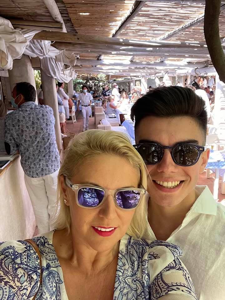 Ioana Valmar si fiul ei din căsnicia cu Calin Popescu Tariceanu