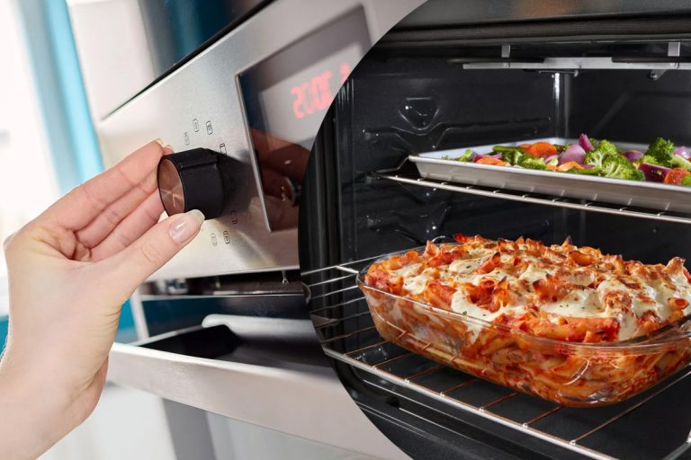 Butonul secret pe care îl are cuptorul. Nici n-ai idee cât de mult te ajută în bucătărie