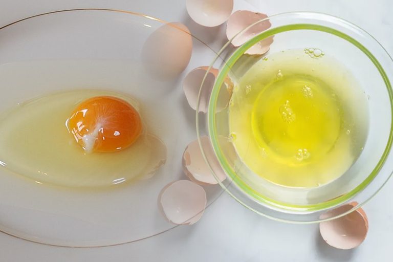 Care este pluralul cuvântului albuș, de fapt. Mulți români nu știu forma corectă și fac greșeala