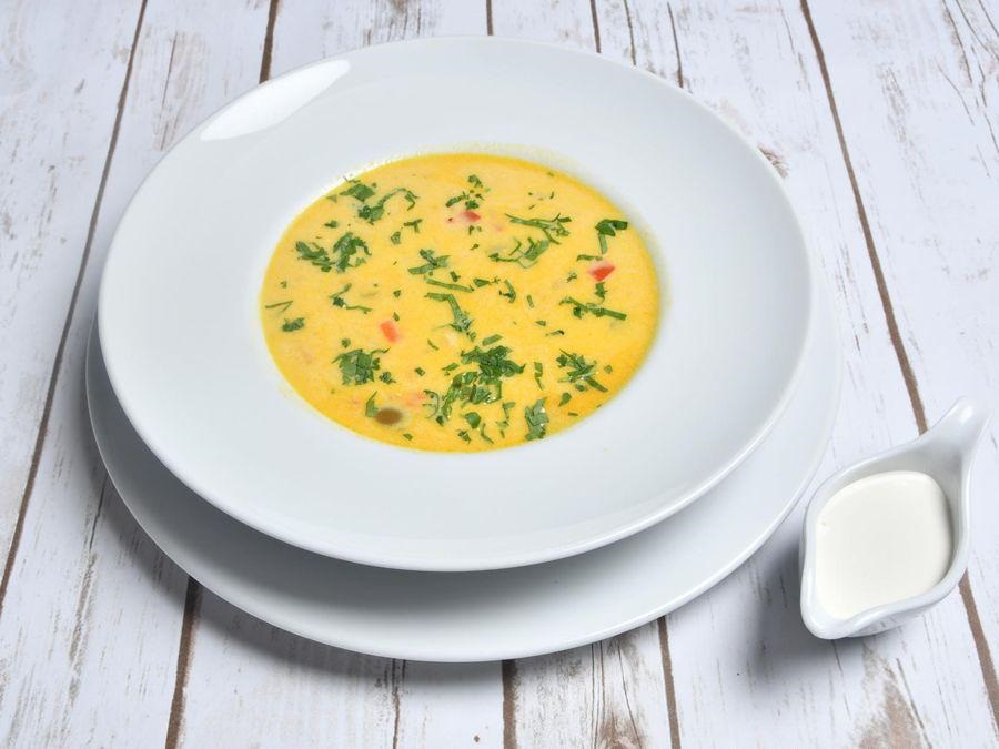 Cata smantana se pune, de fapt, in ciorba de pui a la grec. Secretul gustului desavarsit