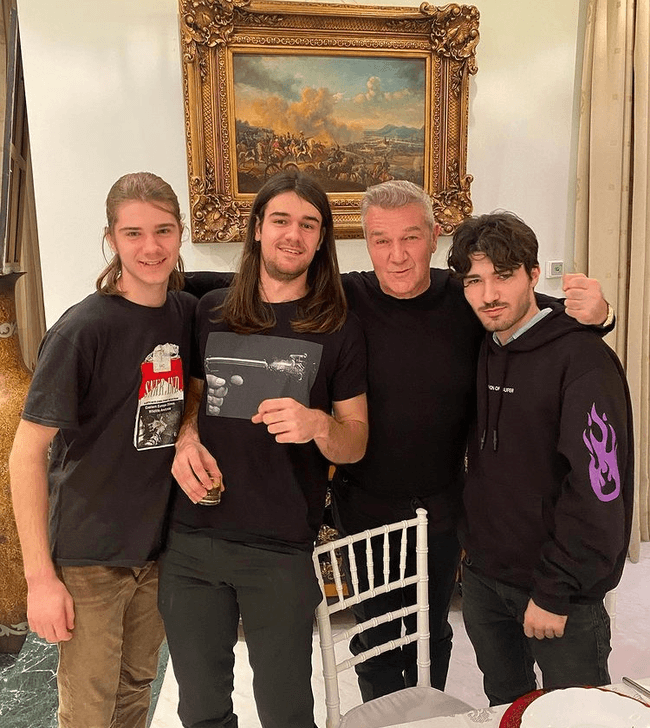 Câți copii are Dan Bittman