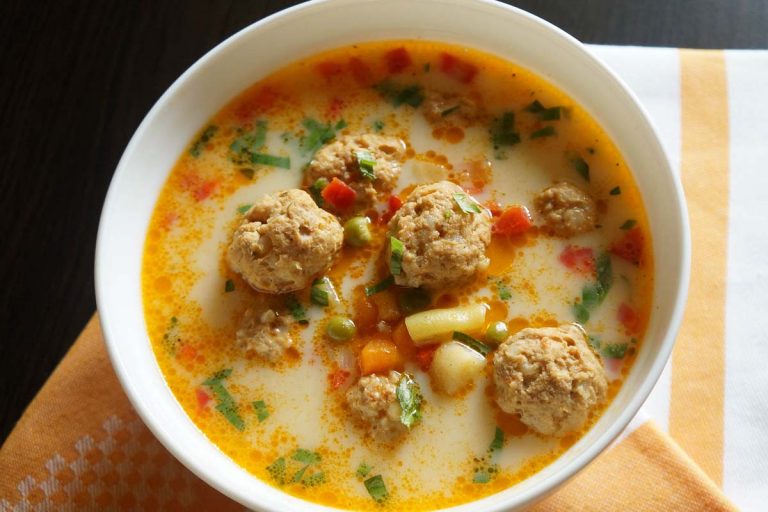 Ce să adaugi în perișoarele de pui ca să iasă mai pufoase. Trucul de aur al gospodinelor