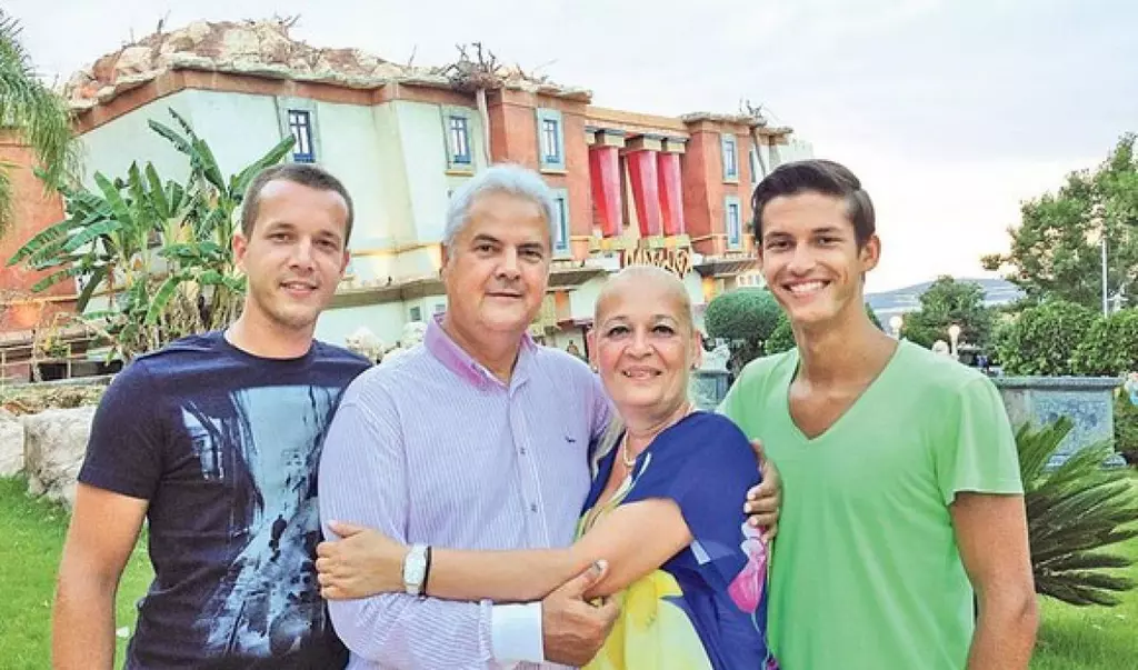 Cine este si cum arata prima sotie a lui Adrian Nastase 3