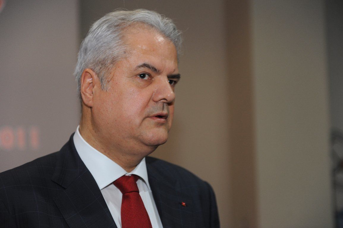 Cine este si cum arata prima sotie a lui Adrian Nastase