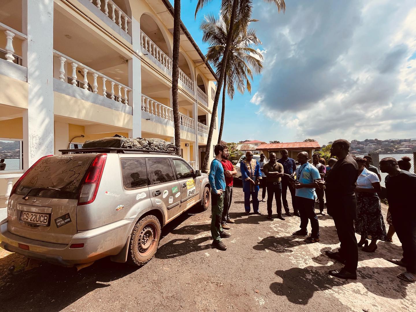 Cosmin Savu si-a lasat masina in Africa, dupa ultima expeditie umanitara 6