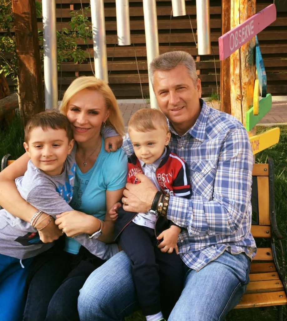 Cu ce se ocupa si cum arata fiul cel mare al Gabrielei Firea 2