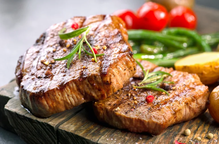 Secretul pentru cea mai gustoasă friptură. Ce trebuie să faci, de fapt, cu bucățile de carne înainte de a le găti. Așa ies ca în marile restaurante