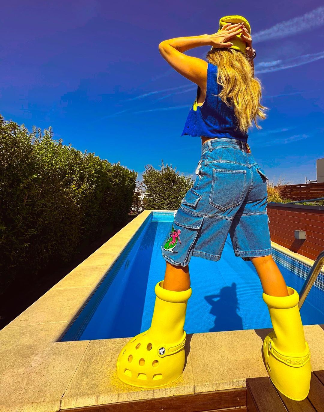 Delia, apariția care a stârnit multe reacții negative pe internet. Cât costă cizmele bizare cu care s-a afișat