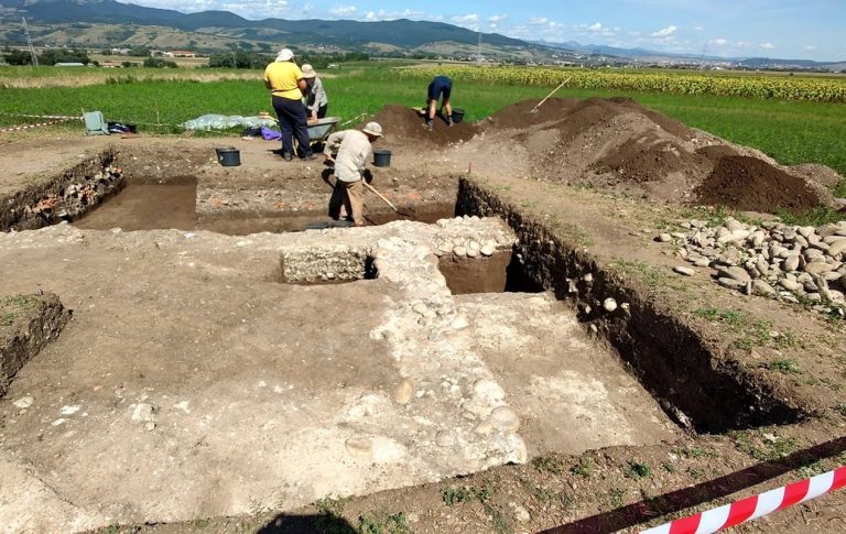 Descoperire fantastică în România. Arheologii au găsit bijuterii din aur de acum 2000 de ani. Cum arată nestematele